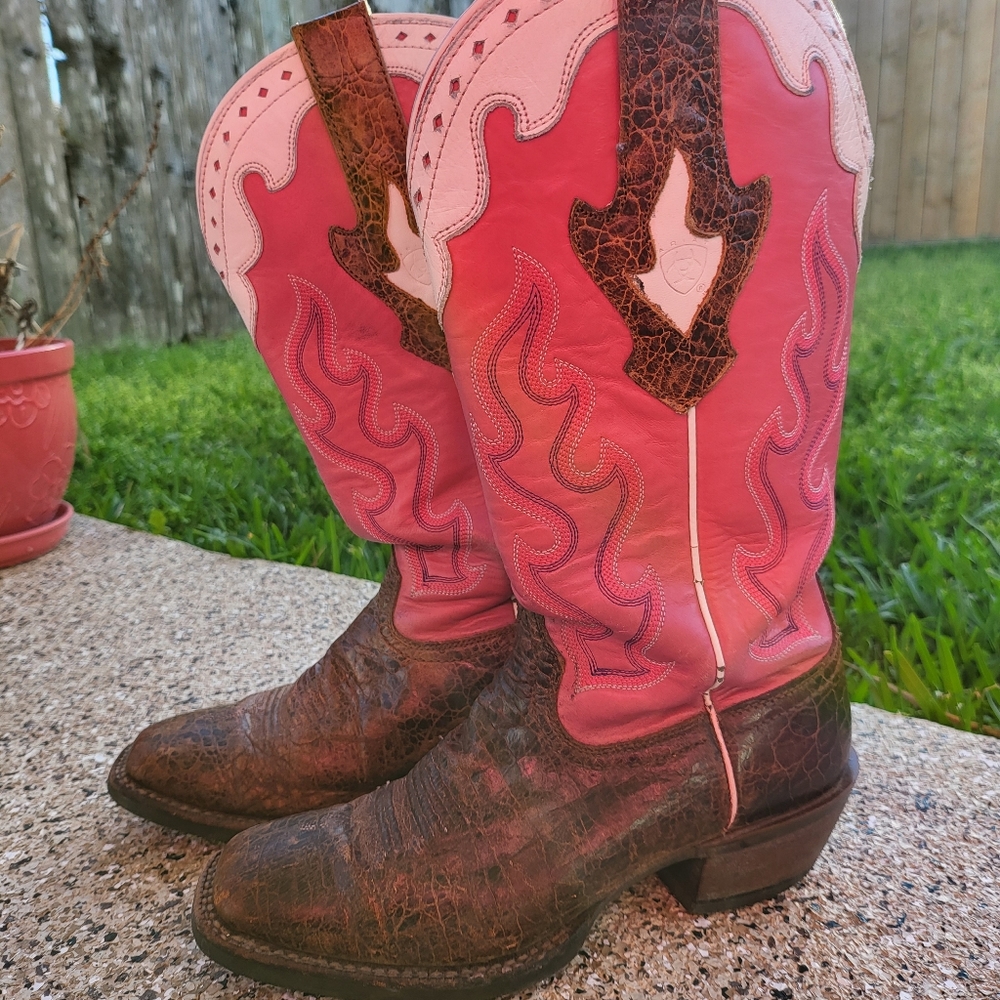 ARIAT women cowboy boots